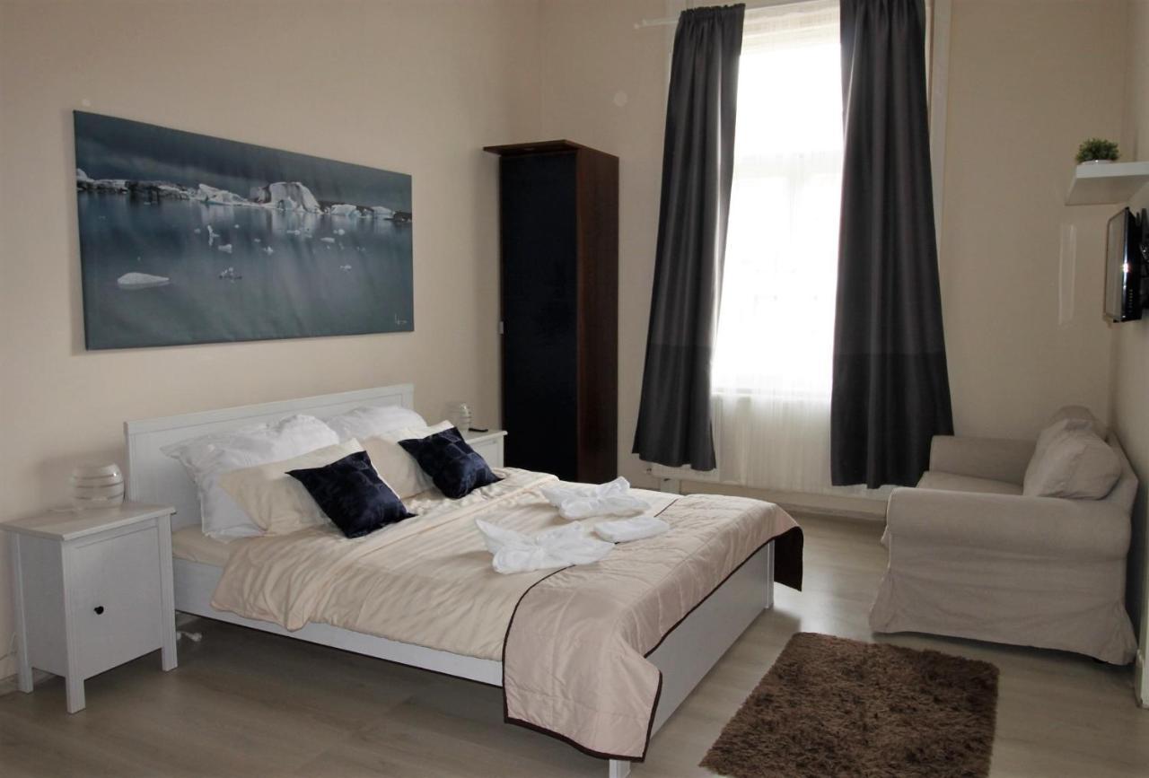 Budapesteasyflat Wesselenyi Luaran gambar