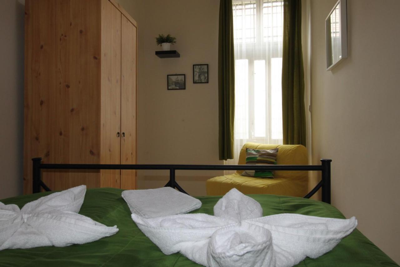 Budapesteasyflat Wesselenyi Luaran gambar