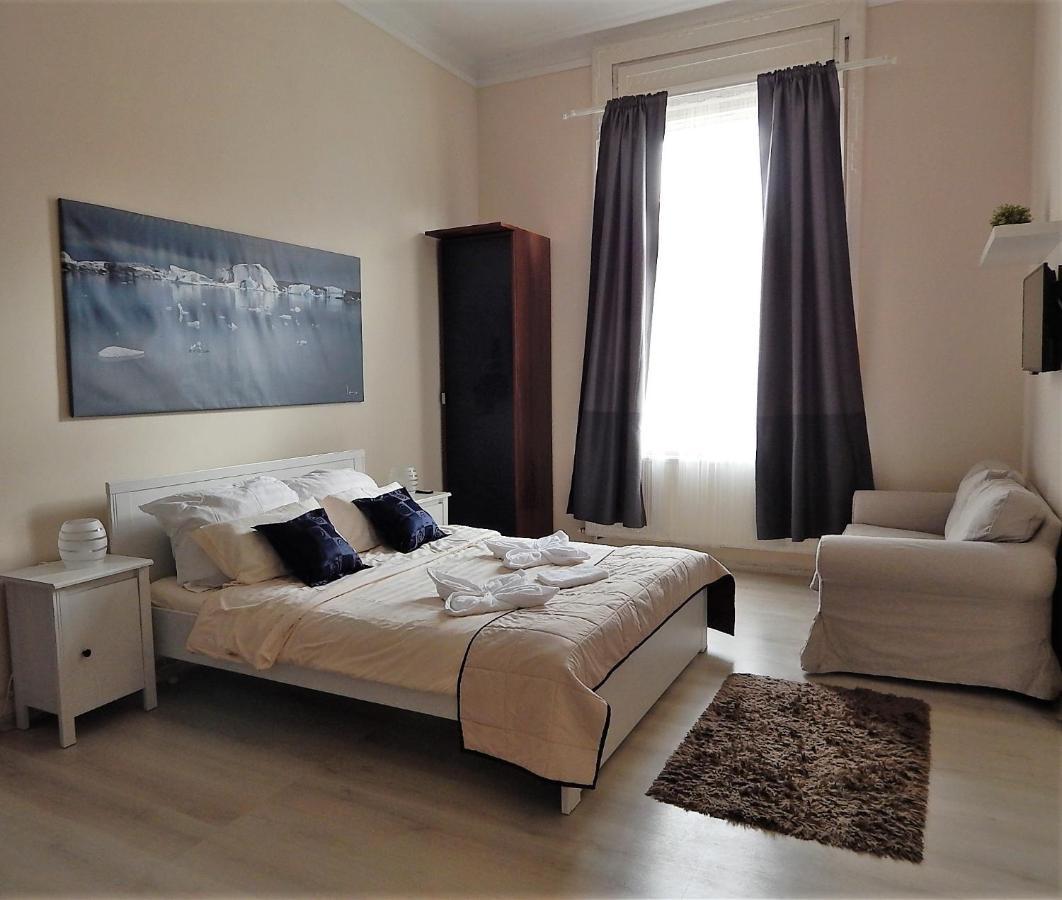 Budapesteasyflat Wesselenyi Luaran gambar