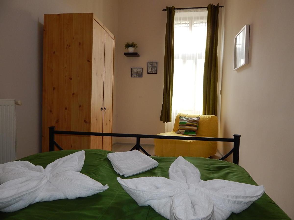 Budapesteasyflat Wesselenyi Luaran gambar