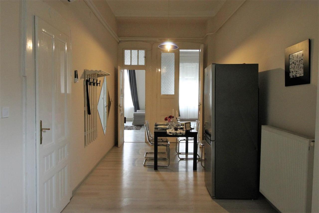 Budapesteasyflat Wesselenyi Luaran gambar